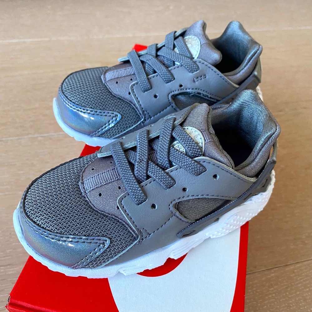 NIB/NWT Nike Infant/Toddler Huarache, Size 8C